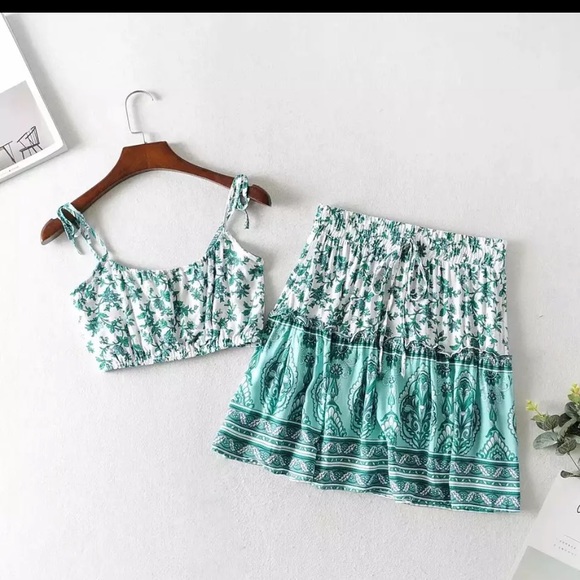 Boho Floral 2Pc Crop Top & Mini Skirt Set - Picture 4 of 4